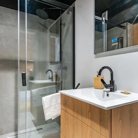 Szurmana Modern By Bookinghost *