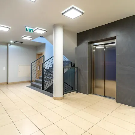 Szurmana Modern By Bookinghost 아파트