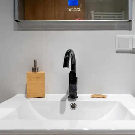 Szurmana Modern By Bookinghost 아파트 *