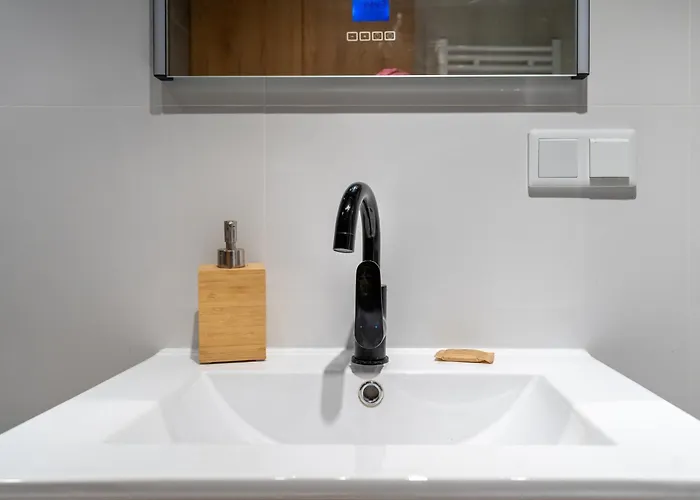 Szurmana Modern By Bookinghost Apartamento *