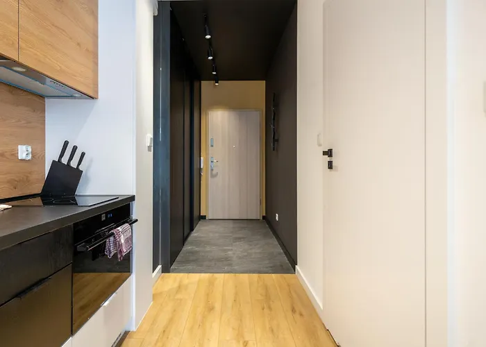 Szurmana Modern By Bookinghost Apartamento